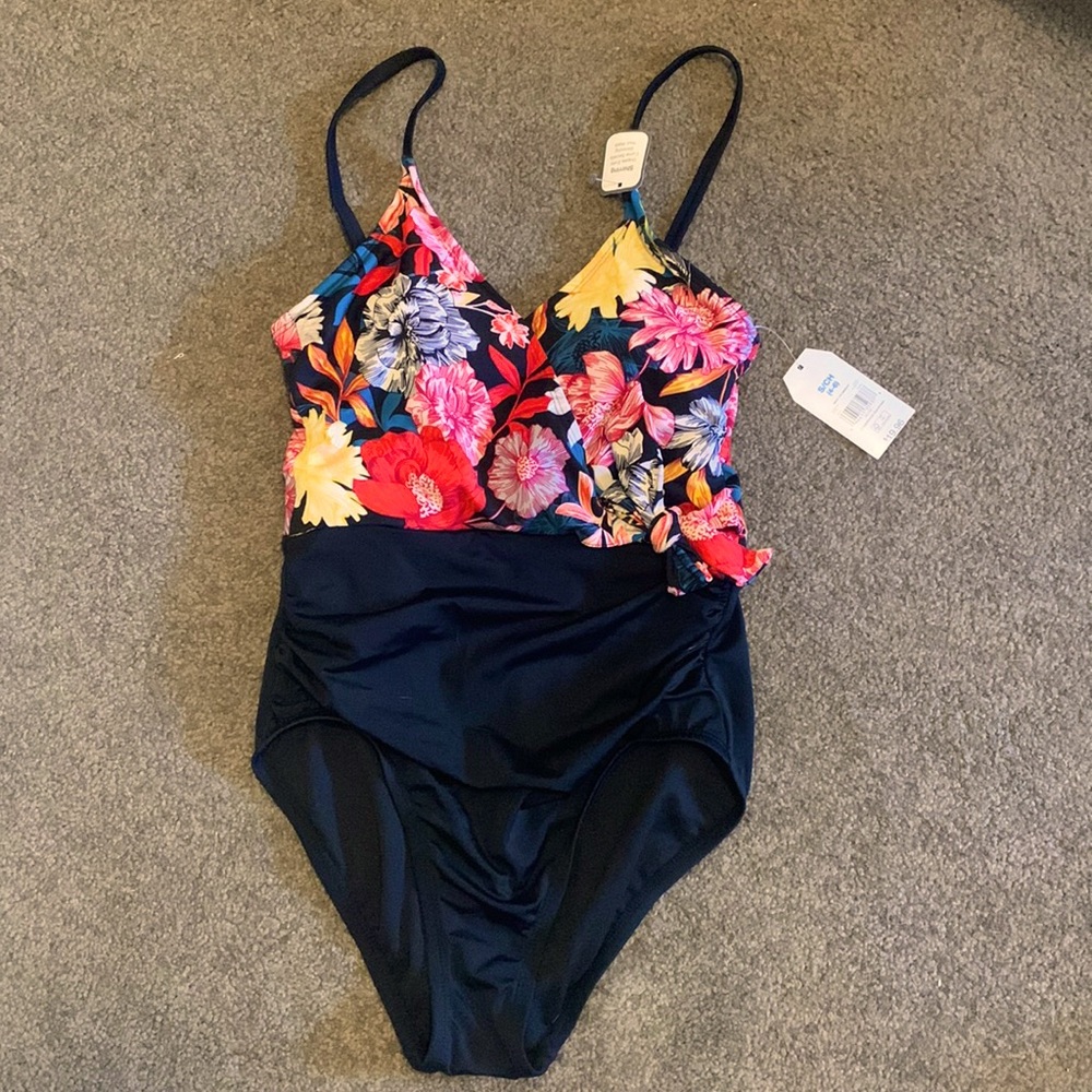 NWT, NBW! Time&Tru one piece bathing suit solid black bottom, flowered top